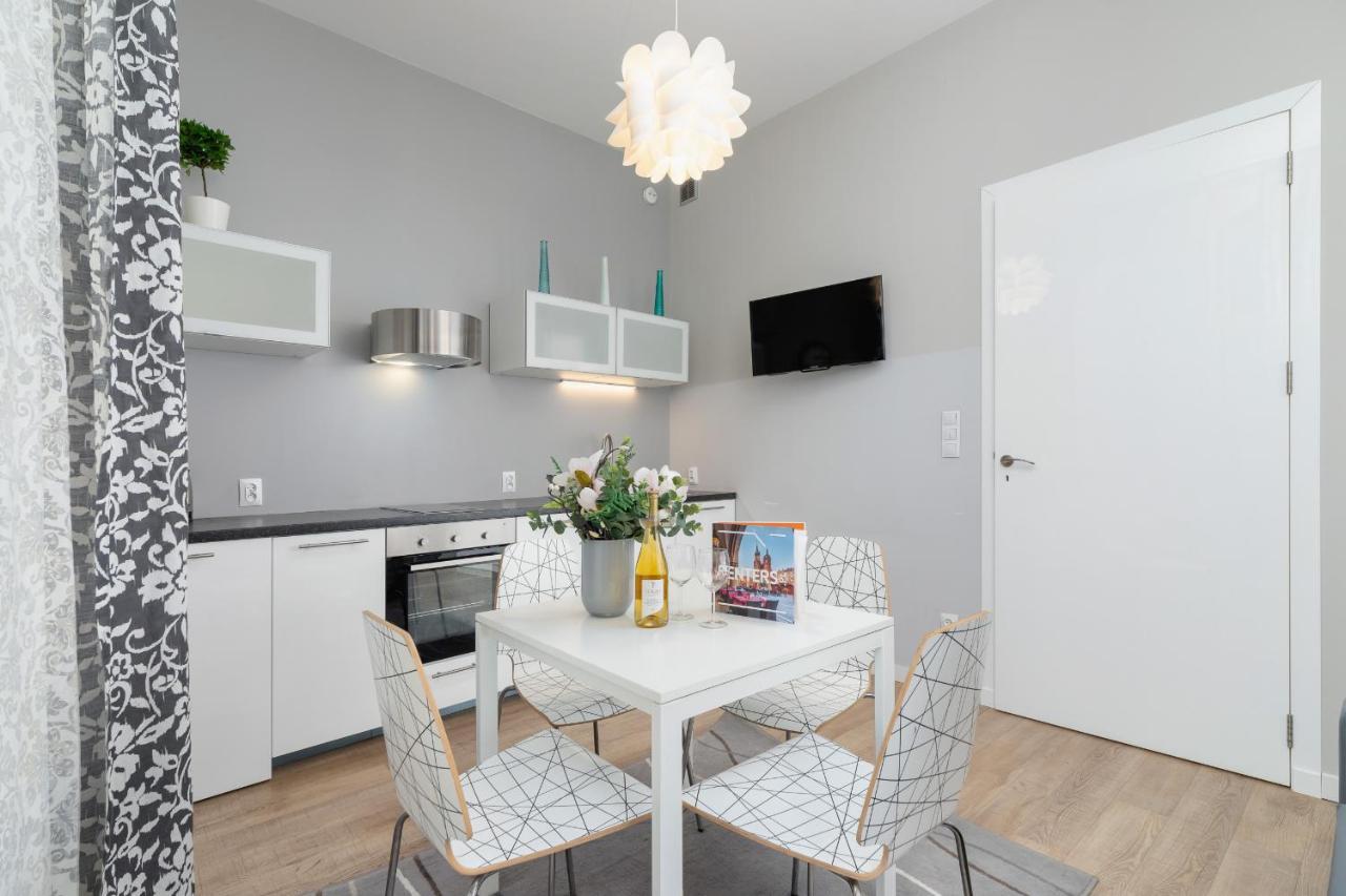 Central Planty Park Apartment Lobzowska By Noclegi Renters Krakow Exterior photo